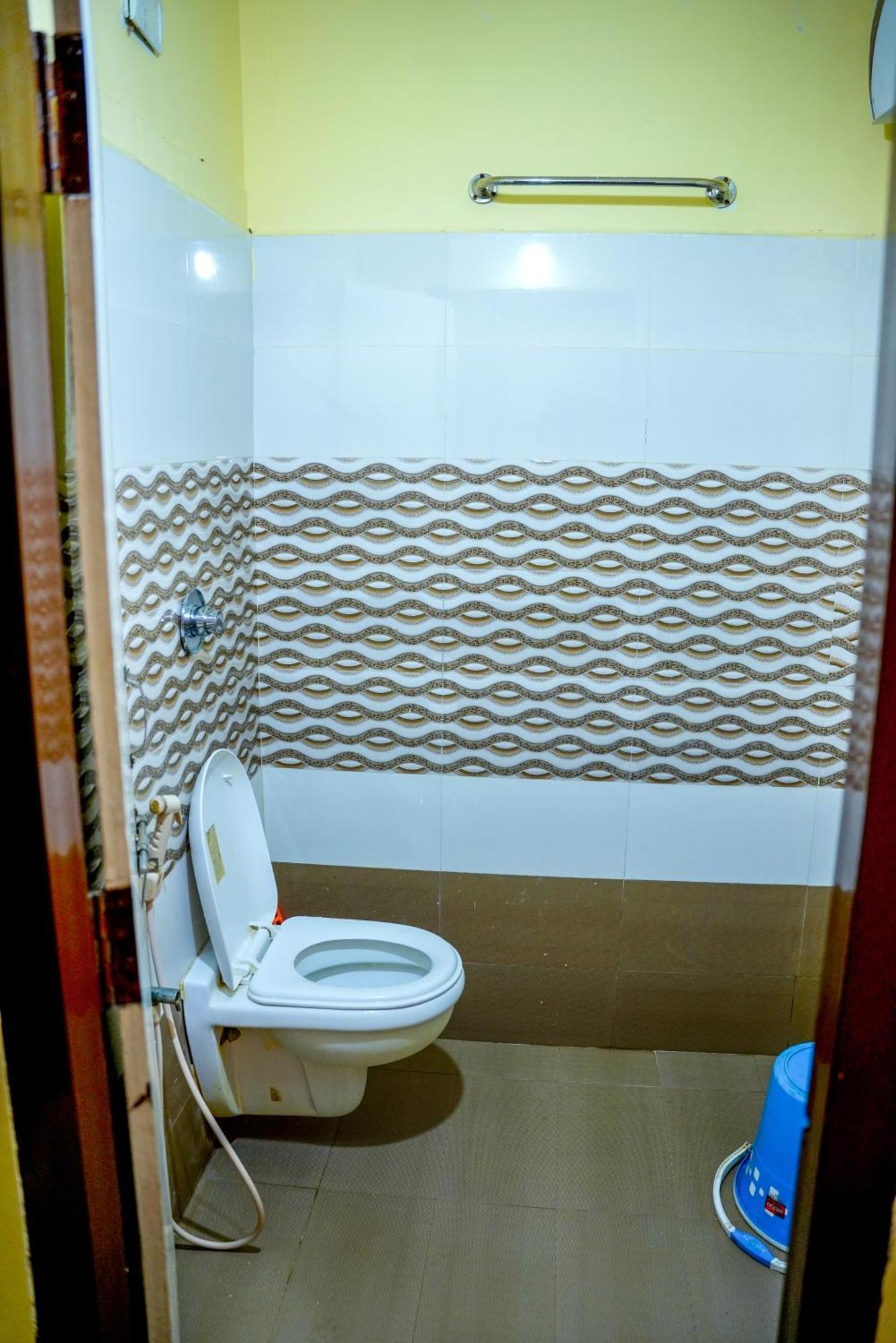 Lotus Pond Resort & Spa Bāpatla Kültér fotó